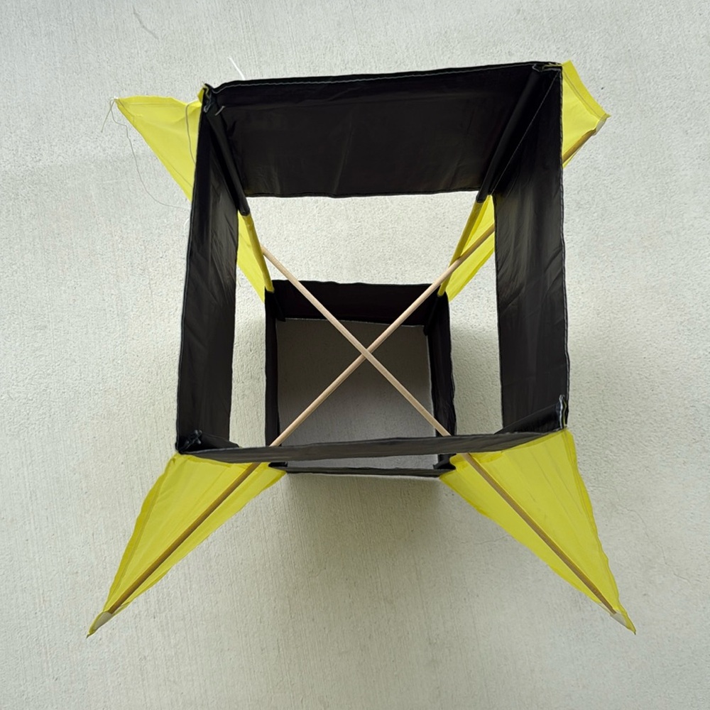 Vintage yellow and black 3-dimensional box kite - Picture 2 of 7